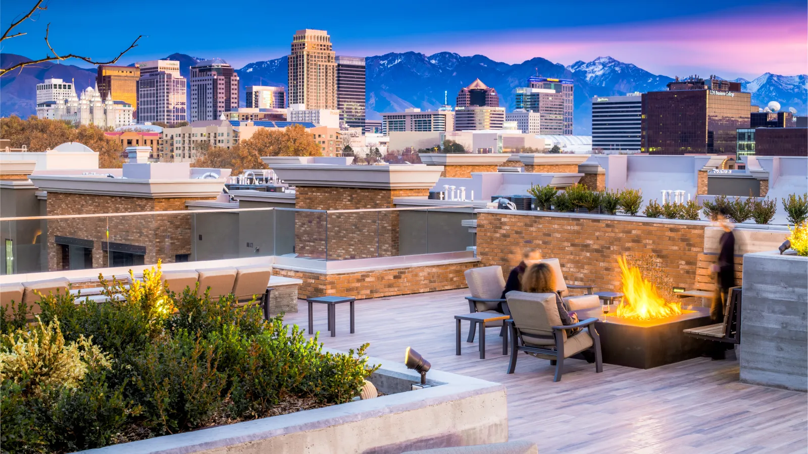 4th West sky lounge, the fire lounge at dusk
