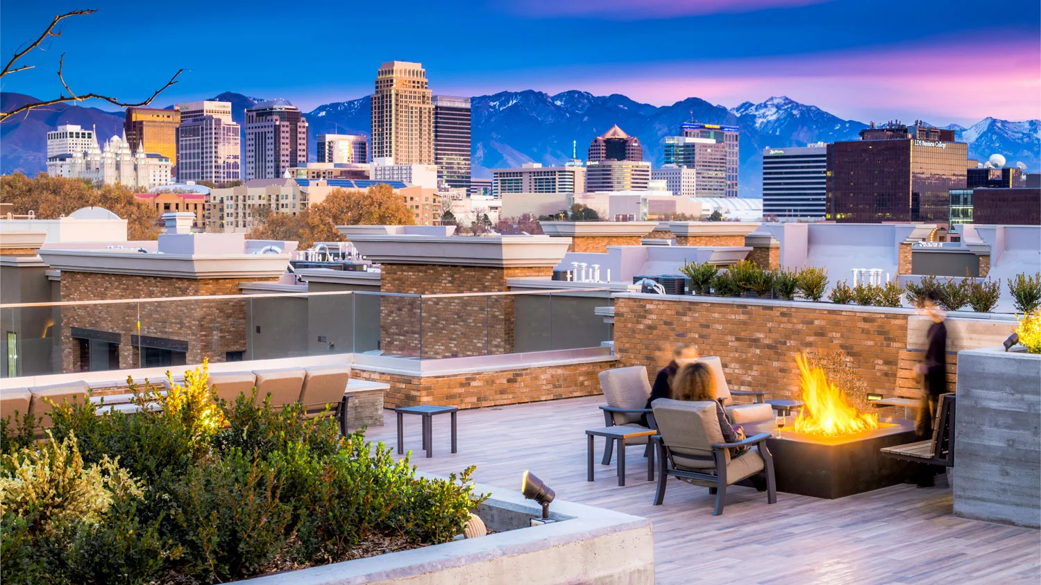 HOT TREND ALERT: ROOFTOP AMENITIES AND LANDSCAPE ARCHITECTURE