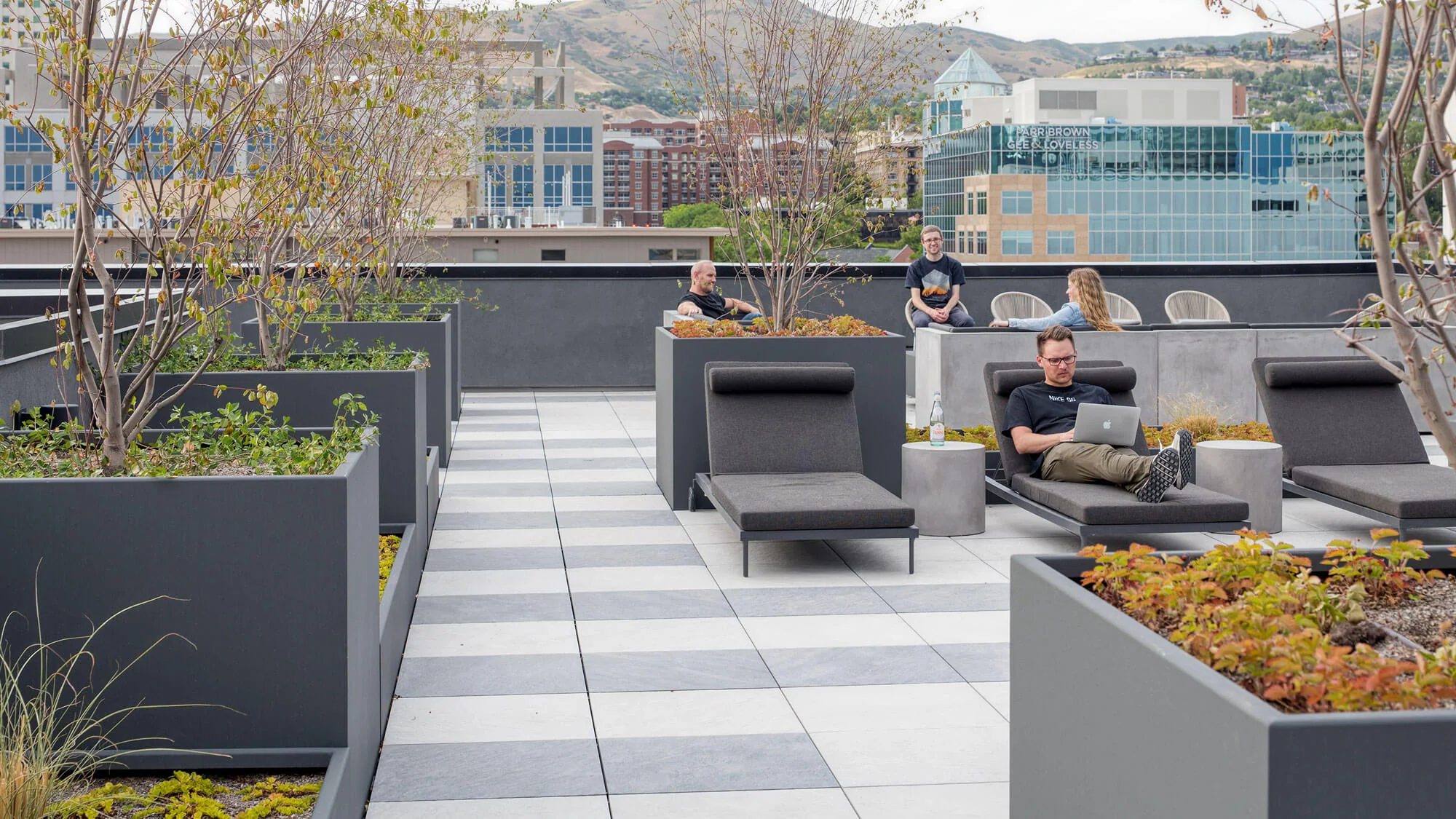 3 Reasons Not to Cut Your Rooftop Amenities Budget in 2023