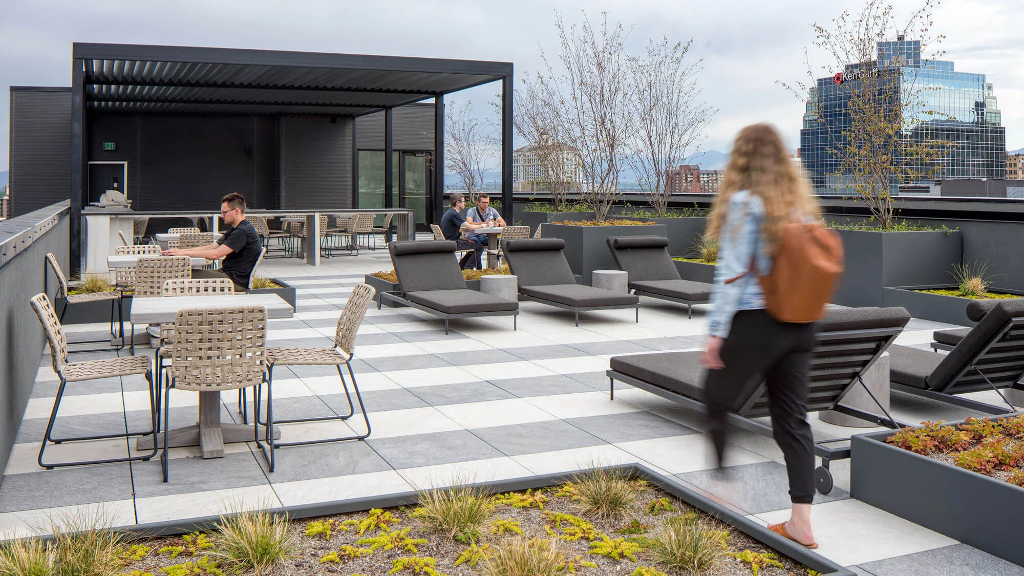 3 Ways Rooftop Amenity Design Experience Benefits Your Development Team