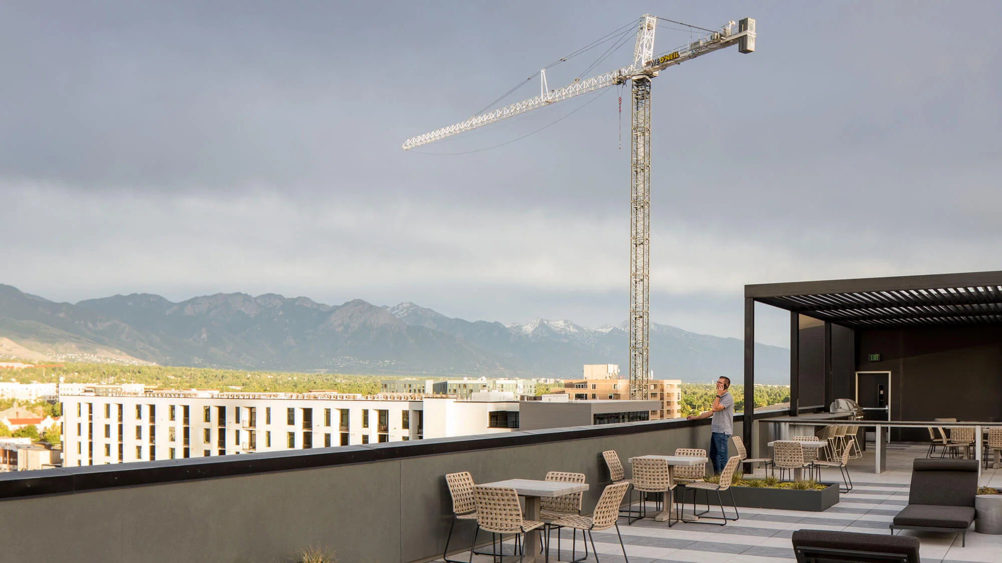 Why Rooftop Amenities are a Must for Apartments in Mid-Sized Cities