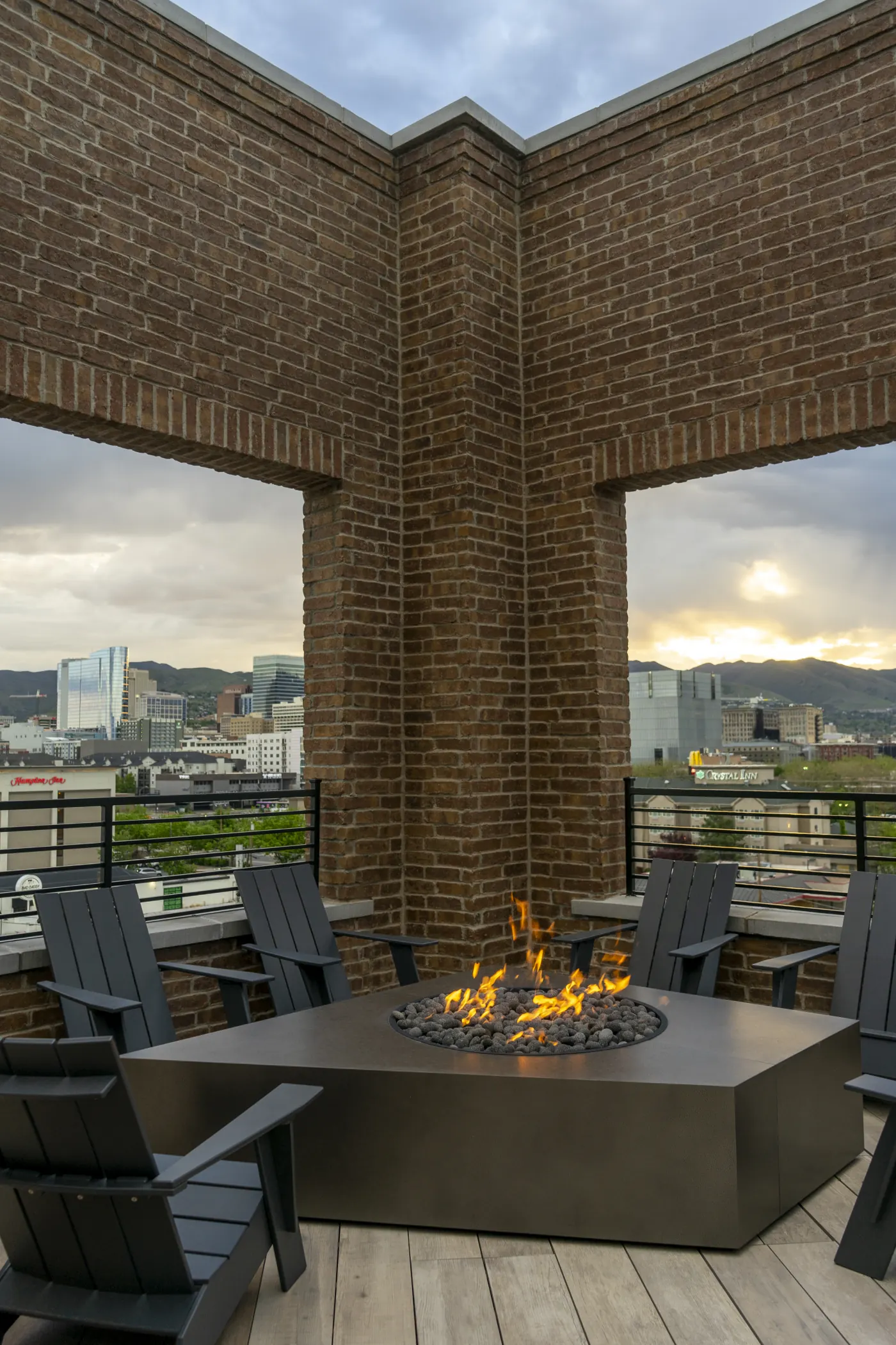The rooftop, every angle, photo 5 of 6
