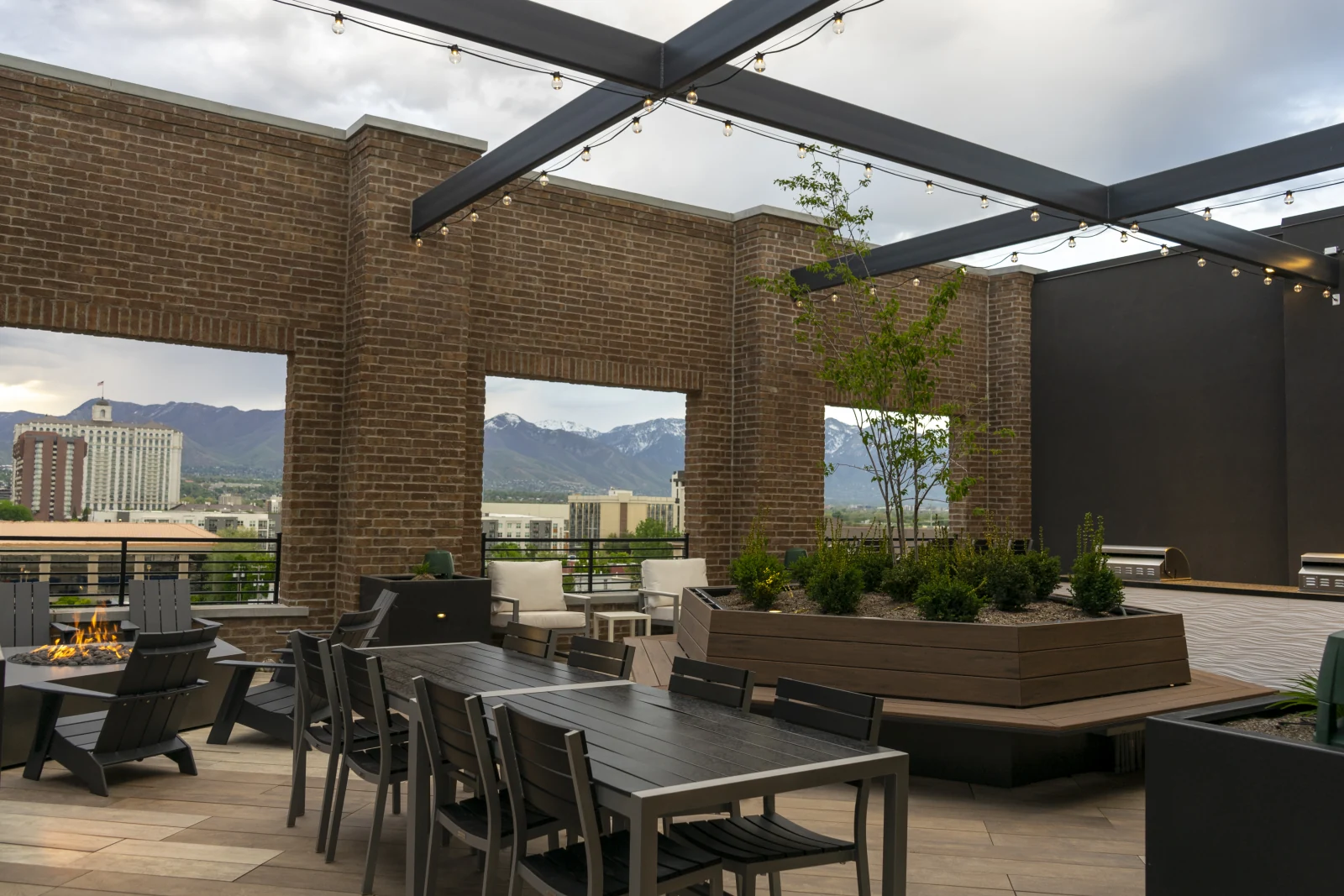 The rooftop · read from above