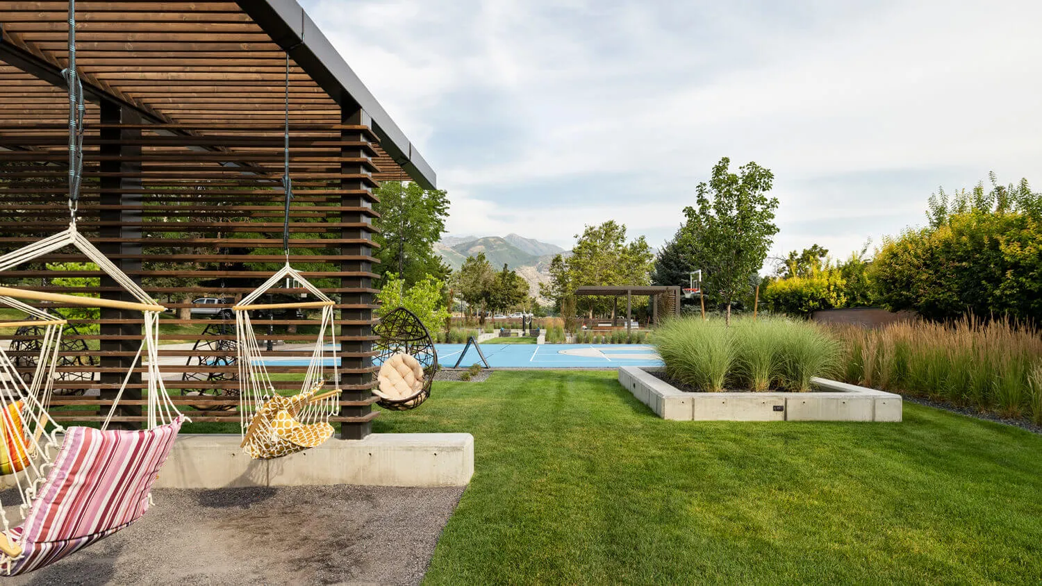 The hammock garden, informal rest and collaboration